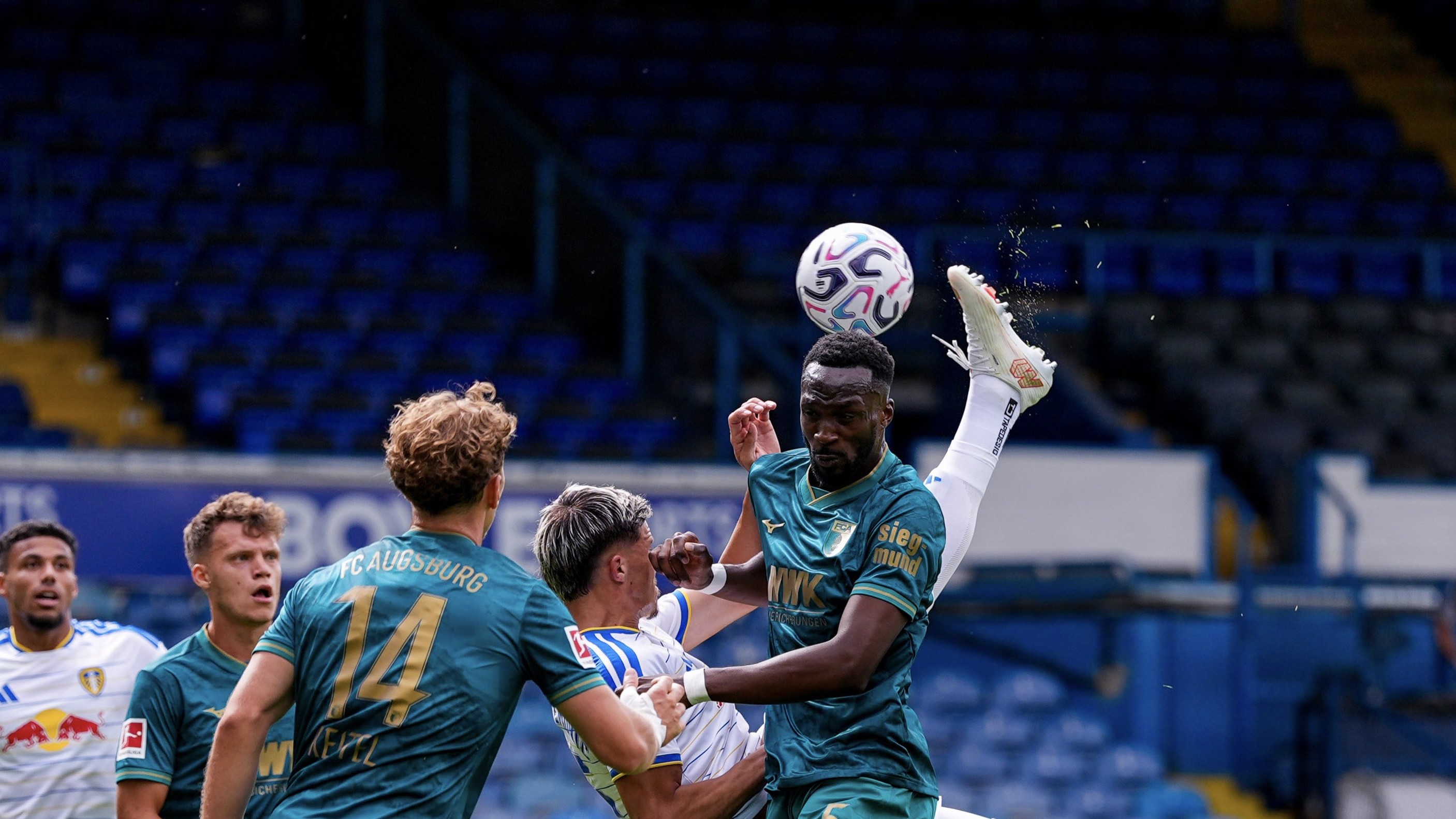Kakav gol bh. reprezentativca: Muharemović makazicama pogodio za Leeds!